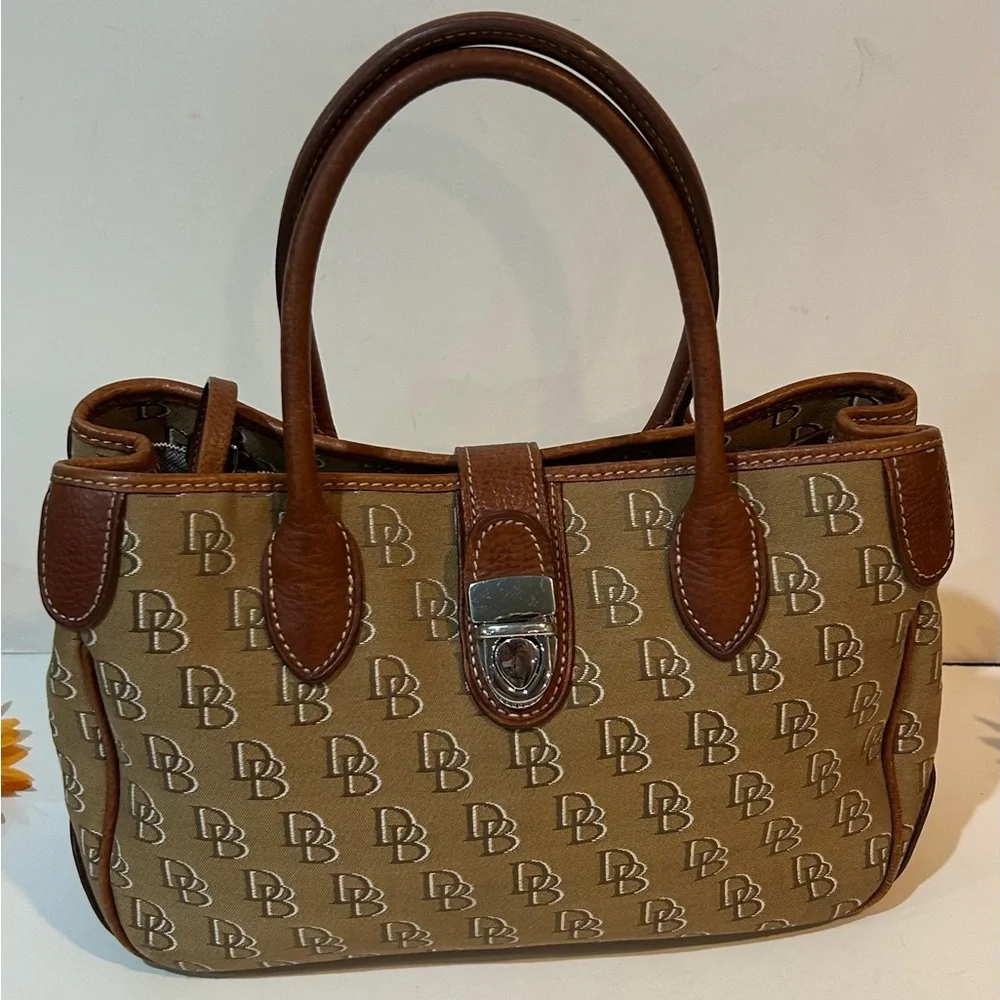 Authentic Dooney & Bourke DB Logo Satchel Classic & Timeless Everyday Bag - Picture 12 of 12